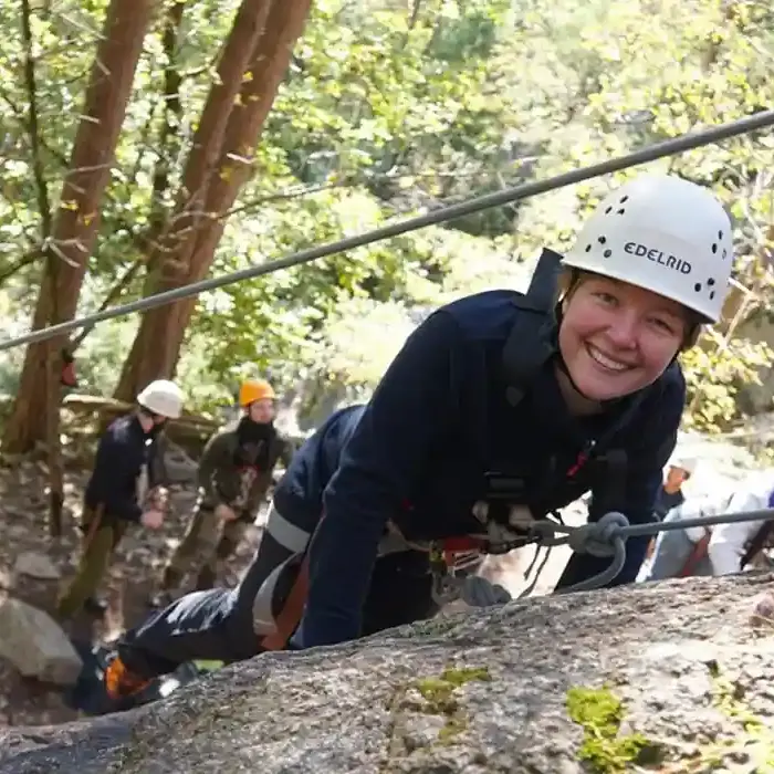 Erlebnispädagogik-Felsklettern-700px